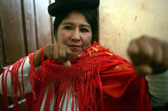meet-the-pile-driving-cholita-wrestlers-of-bolivia-body-image-1462249720